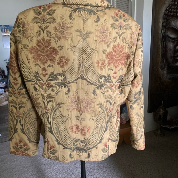 Dress Barn tapestry gold tone jacket sz 16 - Picture 3 of 5